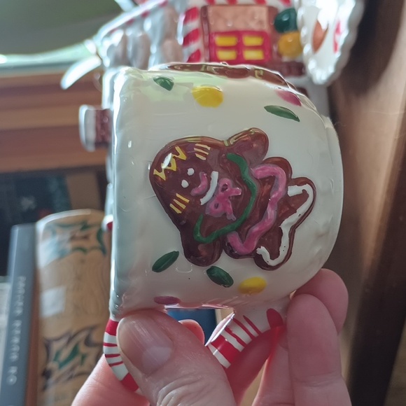 Vintage International Gingerbread House Tea Pot - Picture 10 of 15